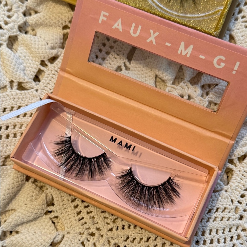 NIB False Lash Bundle - Picture 3 of 5